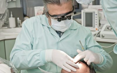 6 prácticas para cuidar tus implantes y evitar problemas dentales.
